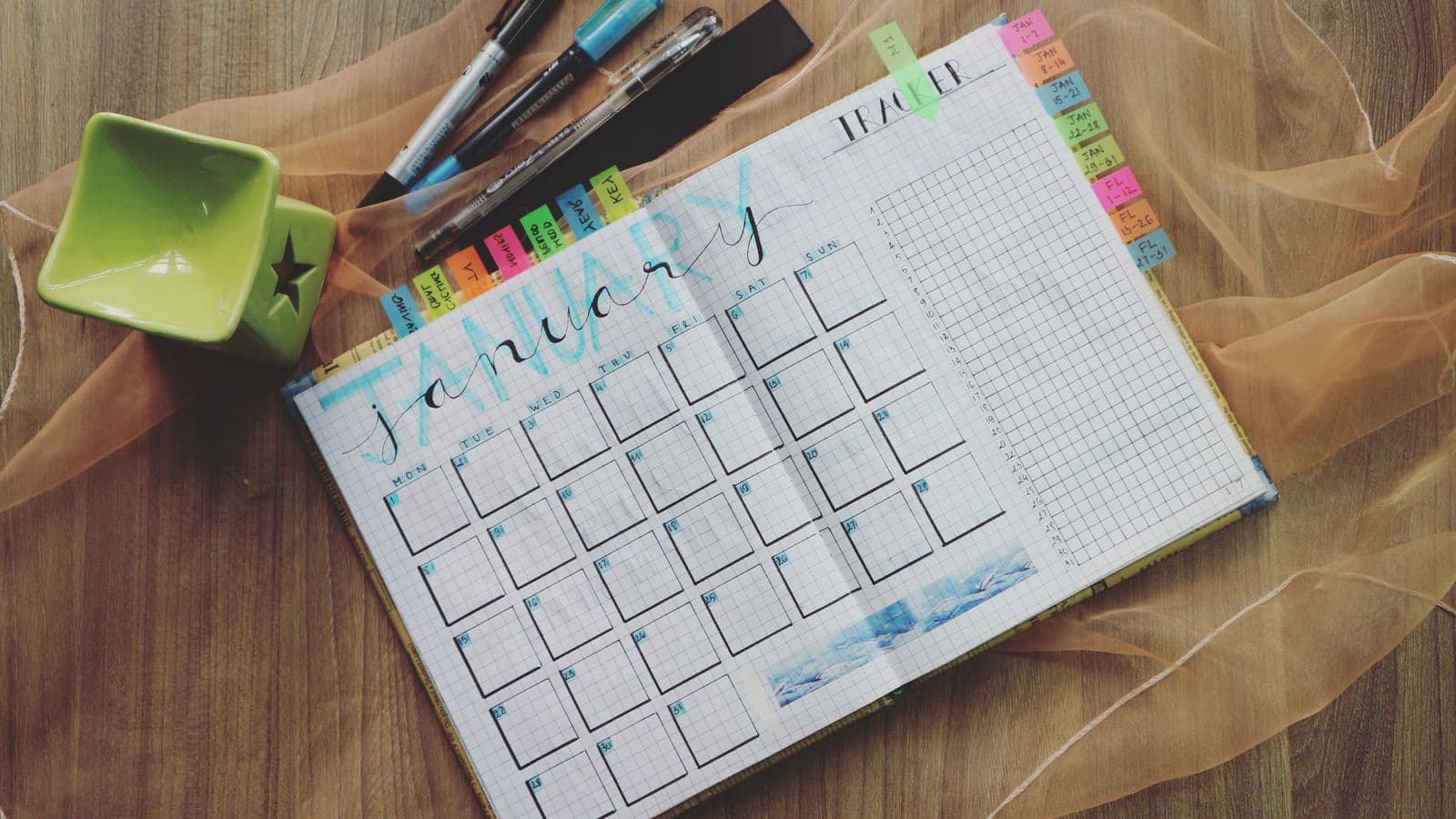 Planificador mensual usado para ordenar el calendario tributario de una pyme